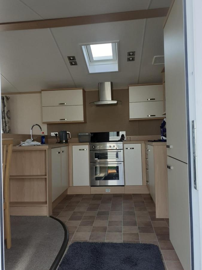 Rick'S Retreat Static Caravan Near The Beach With Free Wifi Lossiemouth Bagian luar foto