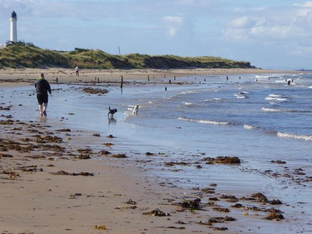 Rick'S Retreat Static Caravan Near The Beach With Free Wifi Lossiemouth Bagian luar foto